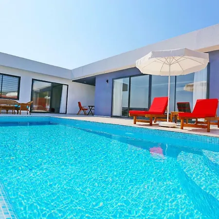 Golden Villa *
