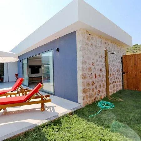 Golden Villa *