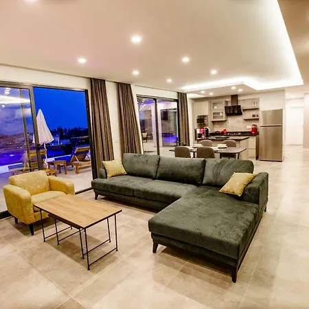 Golden Villa *